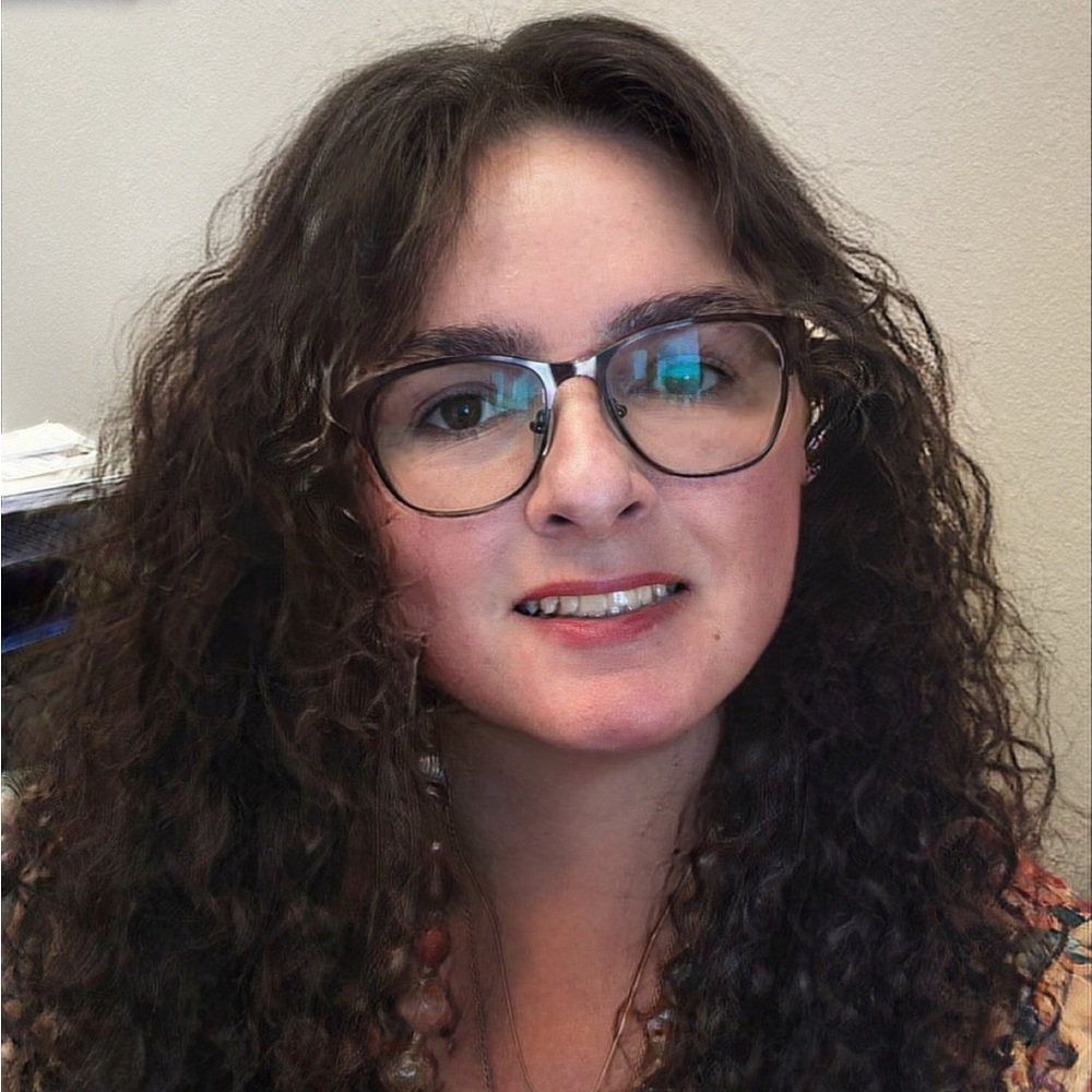 Meet your Posher, Tracie. Howdy Y'all!!